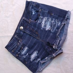 SIZE 4: AMERICAN EAGLE DISTRESSED SHORTS